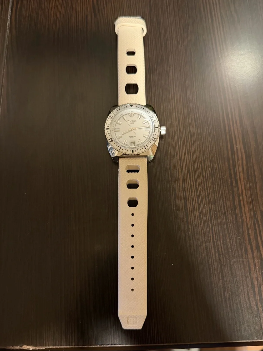 Zodiac Sea Dragon Quartz Wristwatch with White Rubber Strap